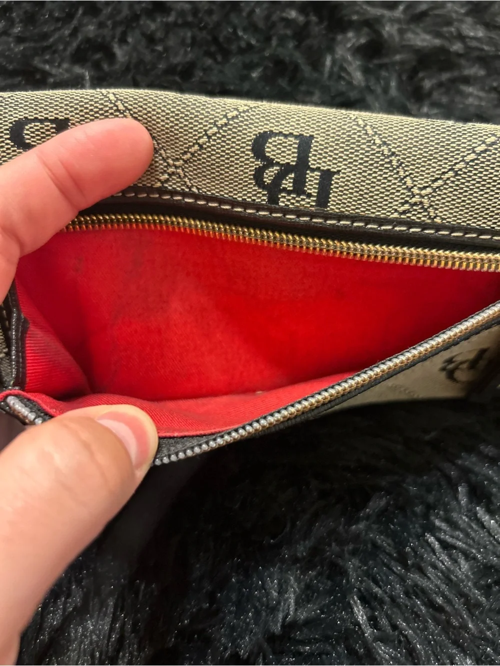 Dooney & Bourke classic dooney